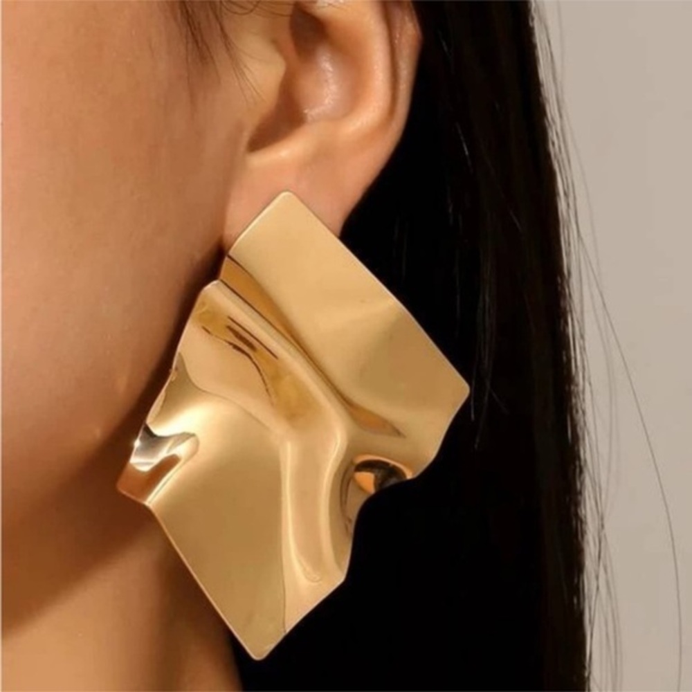 ✨Elegant Gold Square Statement Earrings